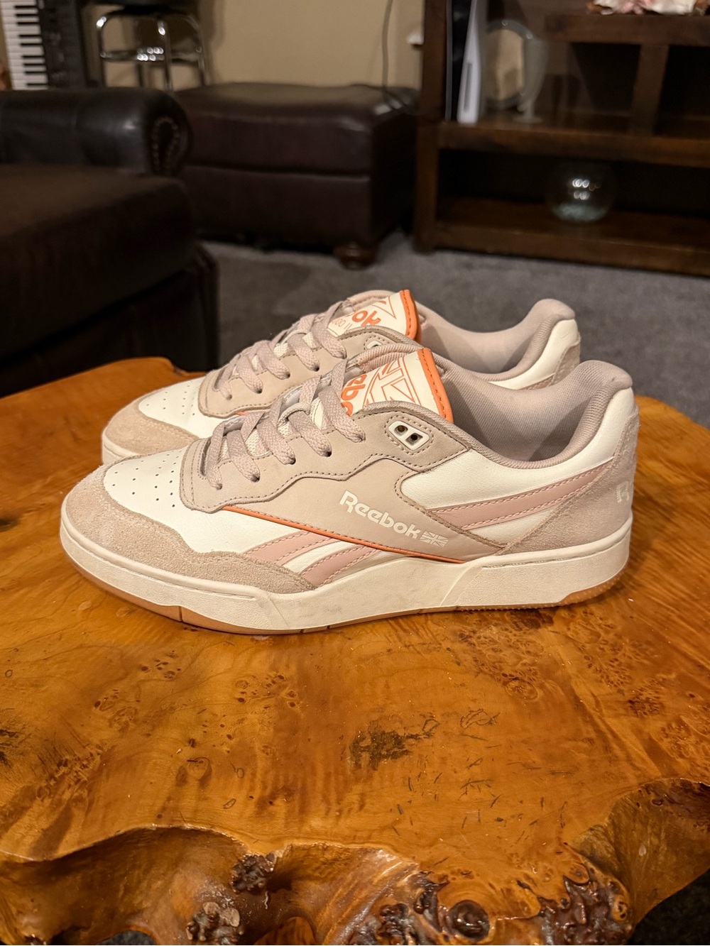 Reebok BB 4000 II Soft Ecru Coral Womens 9.5 / Mens 8 Retro Basketball Sneaker